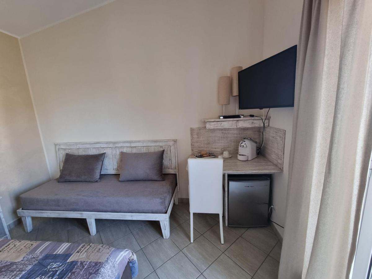 B&B E Casa Vacanza Al Castello Roccella Ionica Kültér fotó
