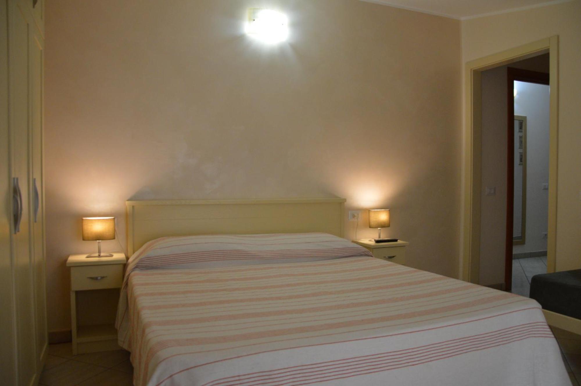 B&B E Casa Vacanza Al Castello Roccella Ionica Kültér fotó