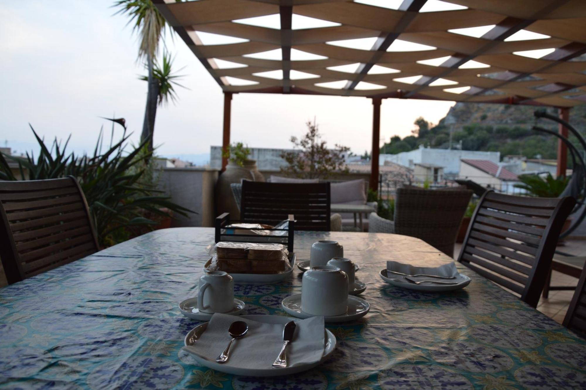 B&B E Casa Vacanza Al Castello Roccella Ionica Kültér fotó