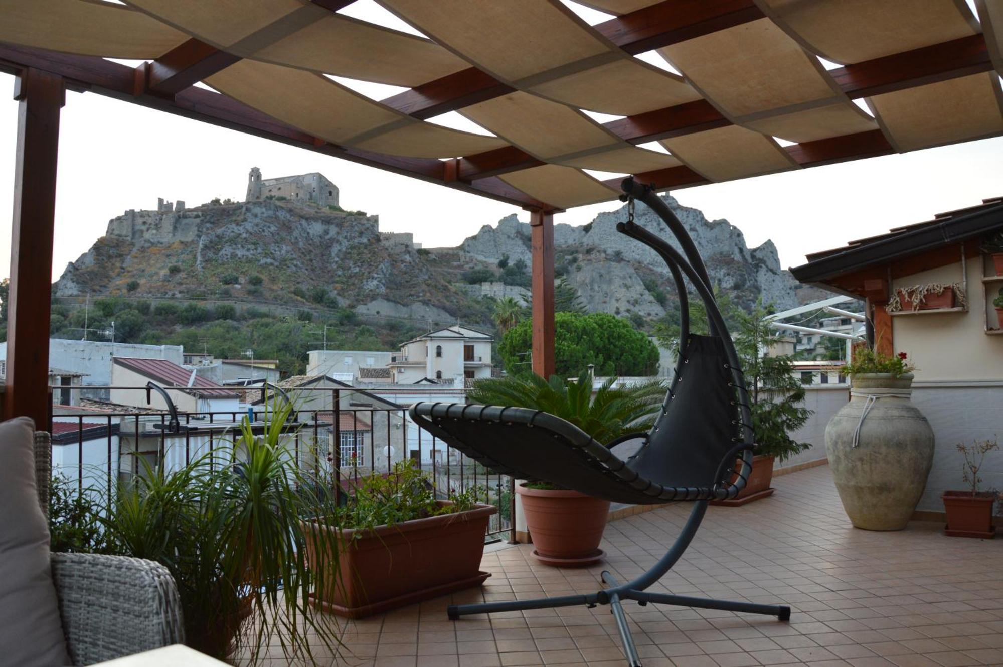 B&B E Casa Vacanza Al Castello Roccella Ionica Kültér fotó