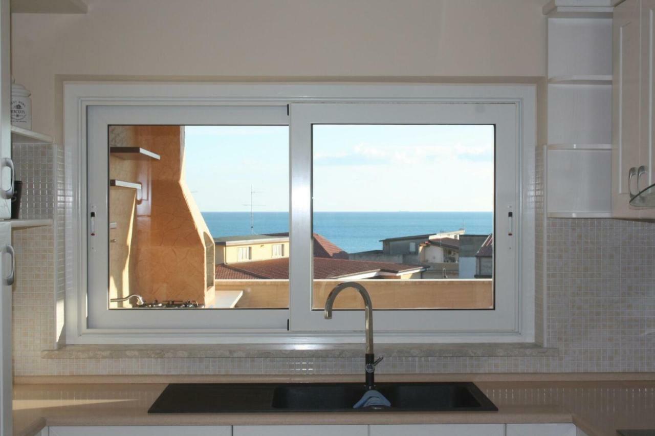 B&B E Casa Vacanza Al Castello Roccella Ionica Kültér fotó
