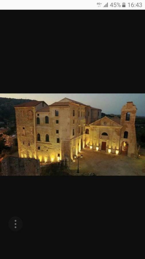 B&B E Casa Vacanza Al Castello Roccella Ionica Kültér fotó