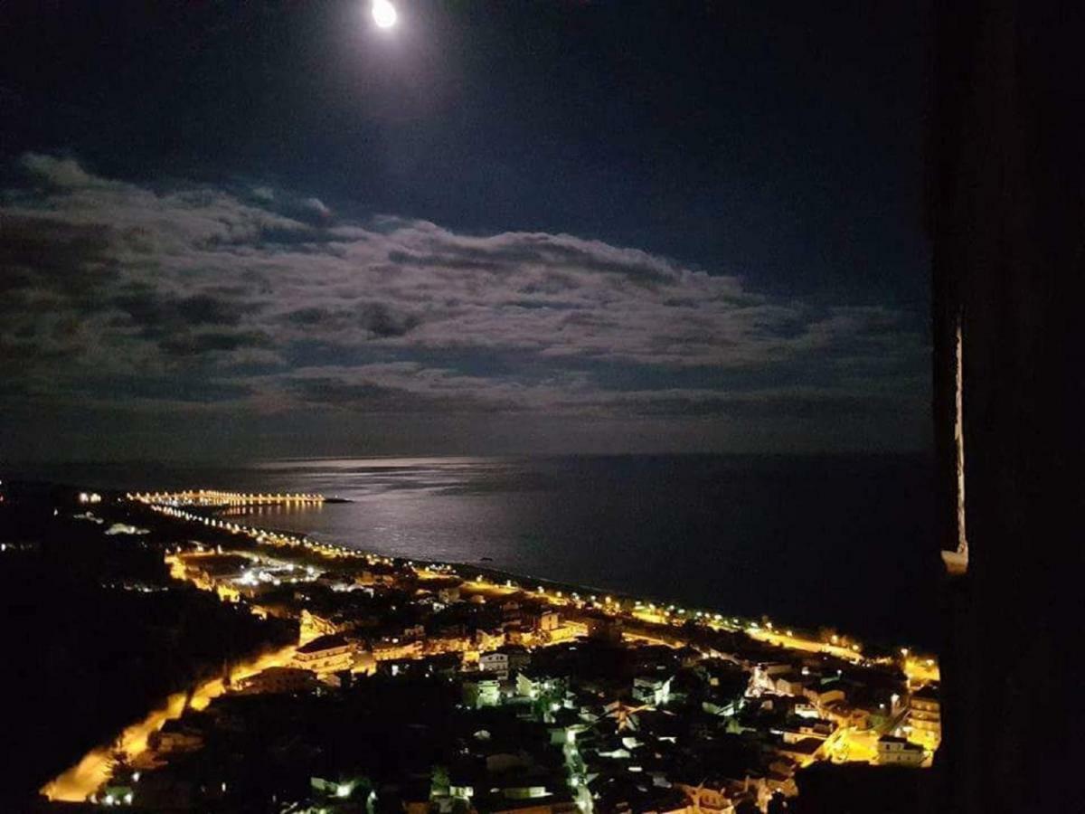 B&B E Casa Vacanza Al Castello Roccella Ionica Kültér fotó