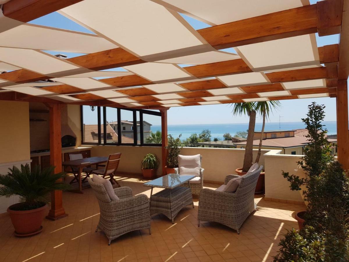 B&B E Casa Vacanza Al Castello Roccella Ionica Kültér fotó